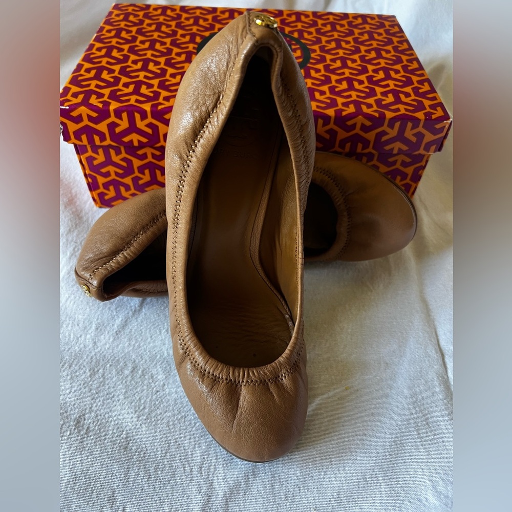 Tory Burch EDDIE Women's Tan Leather Ballet Wedges